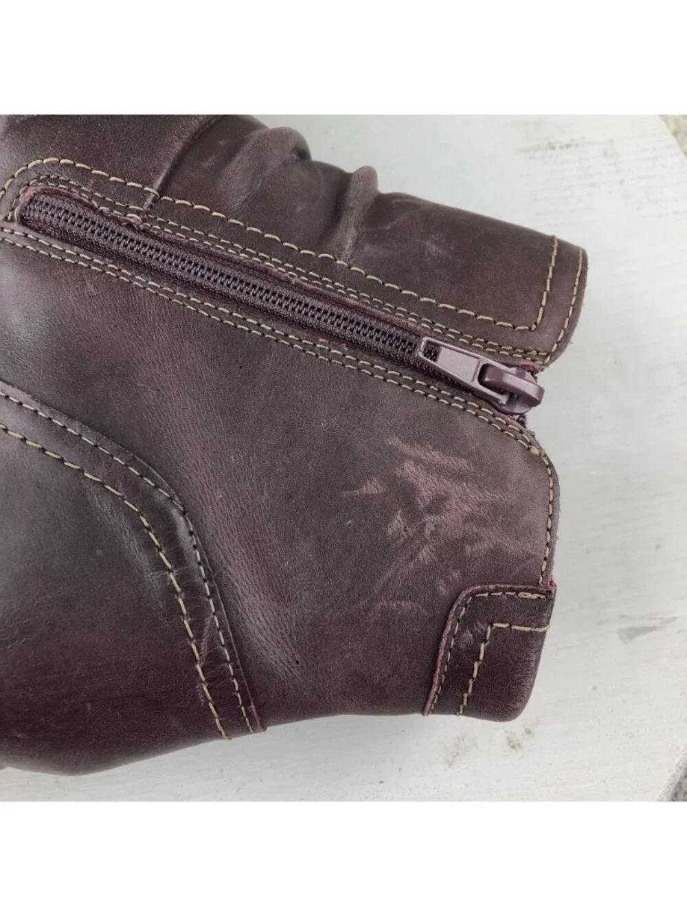 Clarks Women's Size 10M Collection Caroline Orchid Purple Ankle Booties Boots